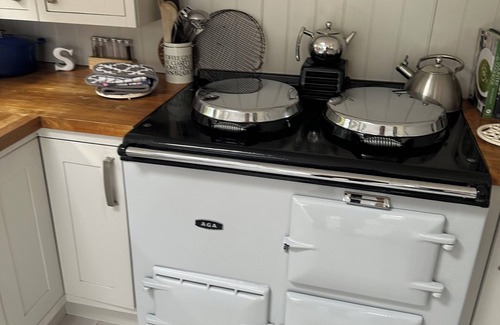 Leven House | Luxury Elie Beach side Cottage with Garden