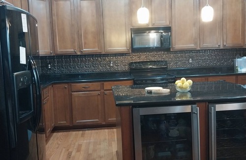 Westminster House | Luxury Escape– 4BR, 3.5BA Executive Home with Gym, Sauna, Office & Entertainment