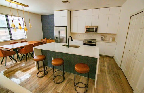 Lake Berkley House | Luxury Escape in Kissimme w/Pool near Disney
