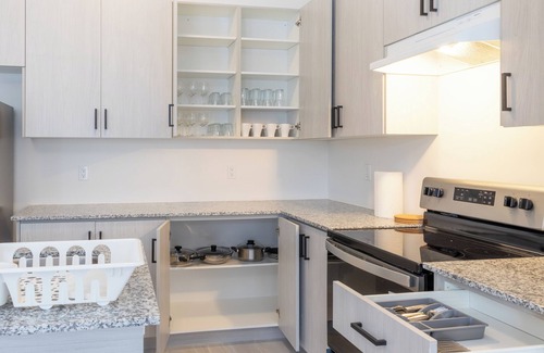 Vaughan House | Luxury Escape Near Canada’s Wonderland | Prime Location
