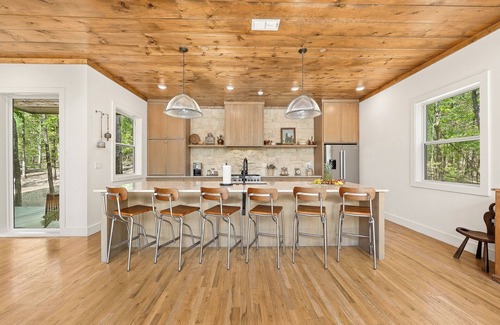 Broken Bow Cabin | Luxury Escape | Pool Hot Tub Sleeps 16