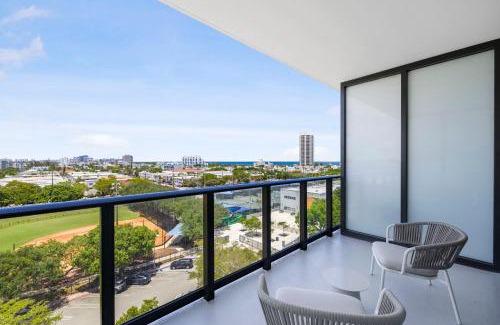 North Beach Apartment | Luxury Escape W Jaw-Dropping City Views