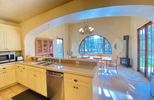 Kenwood Villa | Luxury Executive or Vacation Rental in Kenwood