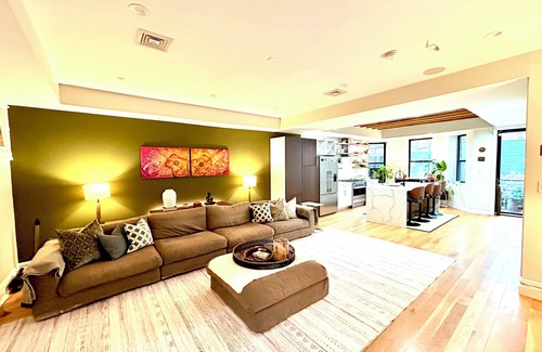 Ocean Hill House | Luxury Extended Stays. King Beds. 3 Bedrooms. Manhattan 20 Mins. 5 Subway Lines