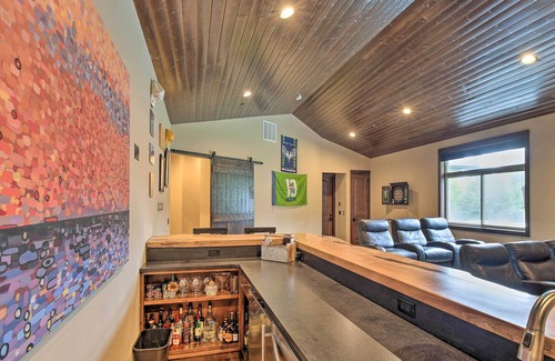 Fall City House | Luxury Fall City Retreat on 8 AC w/ Hot Tub!