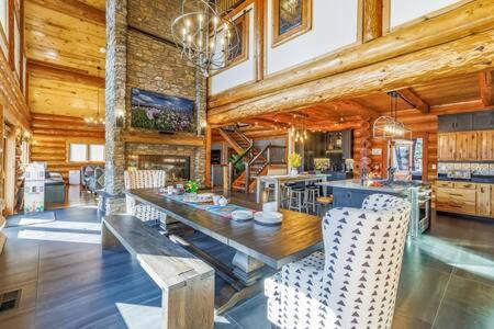 Snoqualmie Pass House | Luxury Family Cabin at Summit West