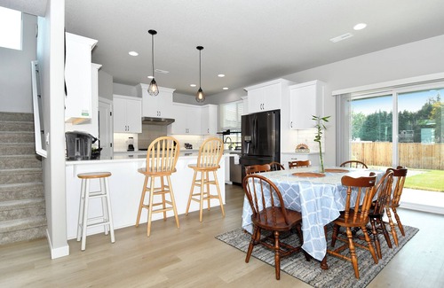 Felida House | Luxury Family friendly 5bd 3ba-Home Away from Home-Vancouver/w EV charger