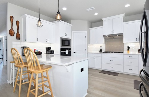 Felida House | Luxury Family friendly 5bd 3ba-Home Away from Home-Vancouver/w EV charger