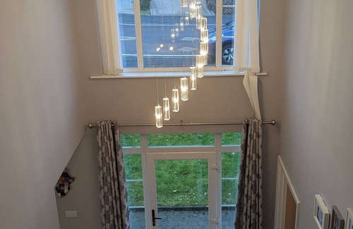 Bangor House | Luxury, family friendly (sleeps 7) house close to Bangor town centre