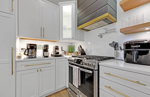 Friendly House | Luxury Family Home: Game room, sauna, covered patio and huge yard.