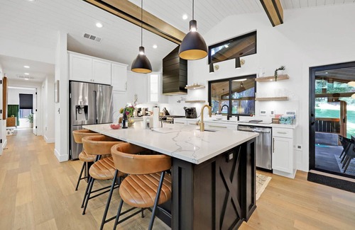 Friendly House | Luxury Family Home: Game room, sauna, covered patio and huge yard.