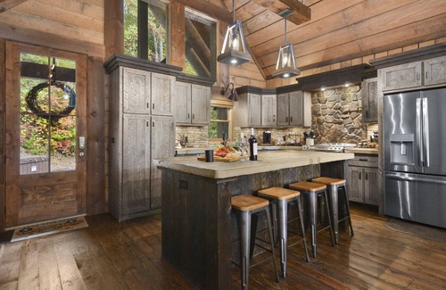 Epworth Cabin | Luxury Family Mountain Escape & Serene Splendor