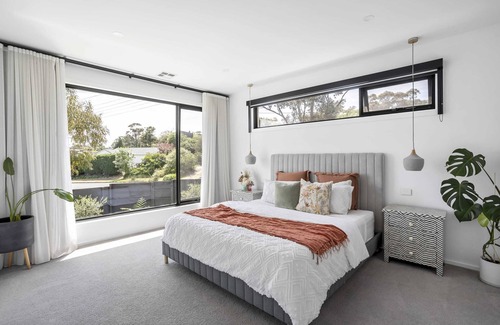 Mount Eliza House | Luxury Family Pool House with Ocean Views