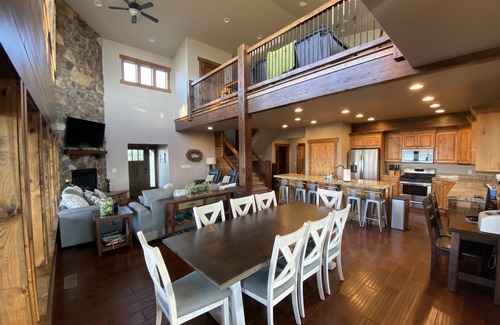 Fish Haven House | Luxury Family Reunion Vacation Home with Magnificent Lake Views & Private Beach