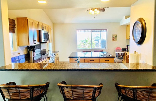 Kahaluu Bay House | Luxury fantastic ocean view huge private pool/spa, central AC, walk to the beach