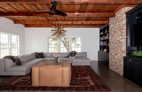 Brenham House | Luxury Farm Experience + Sleeps 12!