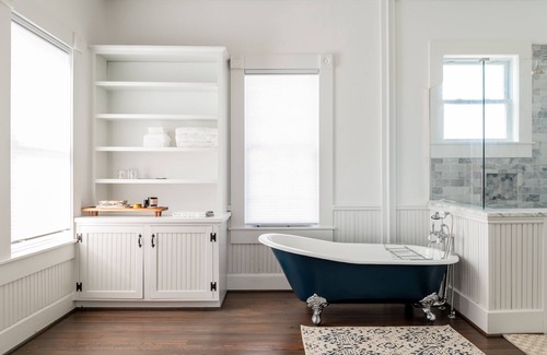 Brenham House | Luxury Farm Experience + Sleeps 12!