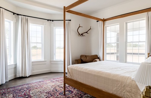 Brenham House | Luxury Farm Experience + Sleeps 12!