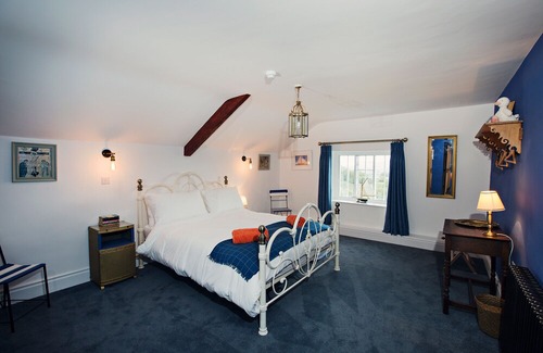 Abergavenny House | Luxury Farmhouse, Great Barn, Dairy, Cider House. Hot tubs, Sky Sports @WernYCwm