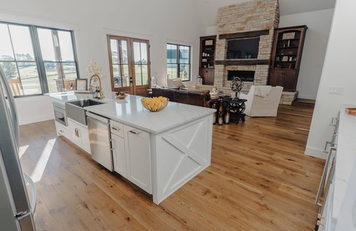 Jamestown Other | Luxury Farmhouse with pool, 2 miles from Jamestown Marina!