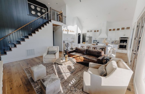 Jamestown Other | Luxury Farmhouse with pool, 2 miles from Jamestown Marina!