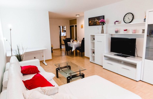 Rhein-Erft-Kreis District Apartment | Luxury flat between Cologne and Bonn, airport & trade fair shuttle