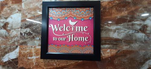 Lajpat Nagar Apartment | Luxury flat in foreigner areof lajpat nagar with fully equipped kitch