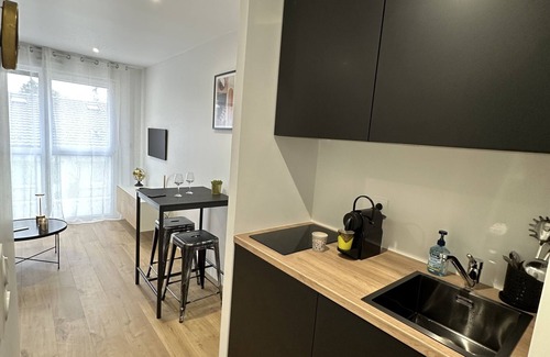 Jouvence Apartment | Luxury flat with shower and garden view