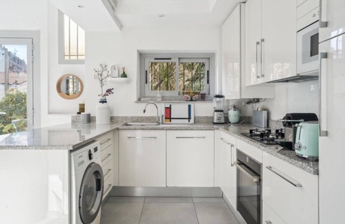 Les Baumettes Apartment | Luxury flat with terrace and parking