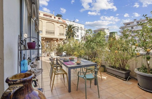 Les Baumettes Apartment | Luxury flat with terrace and parking