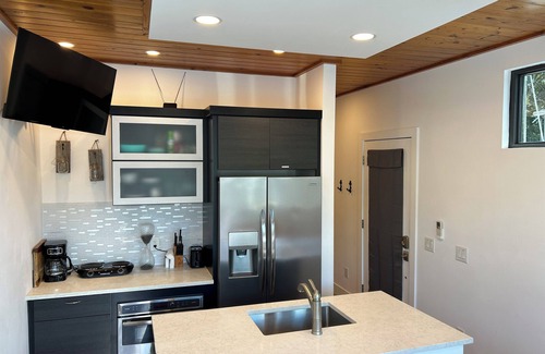 Sanford Boat Rental | Luxury Floating House - Boat Tree Marina on St. John’s River, Sanford