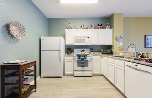 Windsor Hills House | Luxury for You, Fun for the Kids! 3BR/3BA 2 Miles from Disney