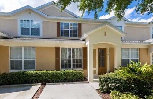 Windsor Hills House | Luxury for You, Fun for the Kids! 3BR/3BA 2 Miles from Disney