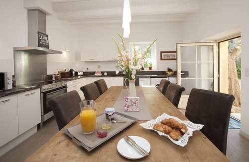 Alignan-du-Vent House | Luxury former monastery/winery: Incredible views/silent aircon/gym/PRIVATE pool