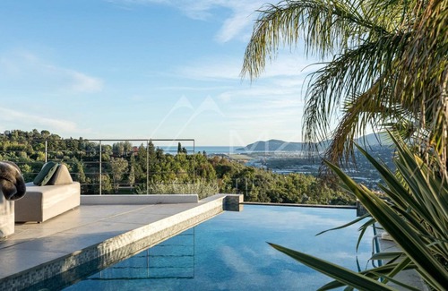 La Roquette-sur-Siagne Villa | Luxury Villa - Stunning Sea Views Over Cannes