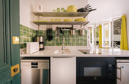 Quartier Saint-Ambroise Condo | luxury fully equipped quiet studio in the oberkampf district