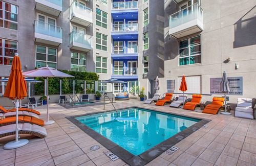 Downtown Apartment | Luxury Furnished Suite Steps From Americas- Pool, Game Room