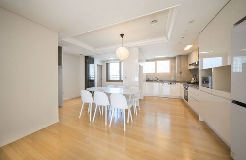 Dogok-dong Apartment | ★Luxury Gangnam Apartment★2Bdr 2Bath+Full Options
