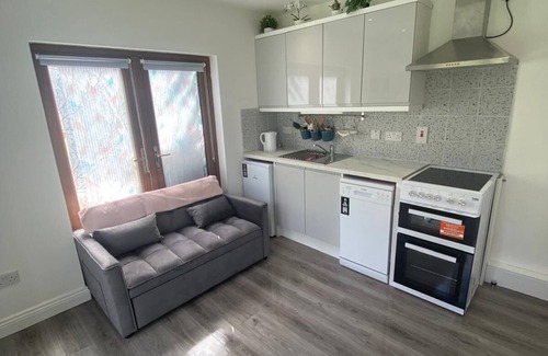 Rathmines Apartment | Luxury Garden Hideaway, Ranelagh, Dublin. Close to Aviva and city