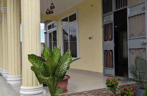 Dar es Salaam House | Luxury Garden Home