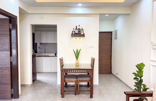 Candolim Apartment | Luxury Garden-View 1BHK I Near Candolim Beach I Free Parking I Fast Wifi