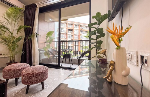 Candolim Apartment | Luxury Garden-View 1BHK I Near Candolim Beach I Free Parking I Fast Wifi