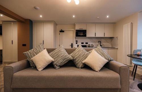 Ayr Apartment | Luxury Georgian Aparthotel by Hauss Ayr - 5mins to Beach, Town Centre!