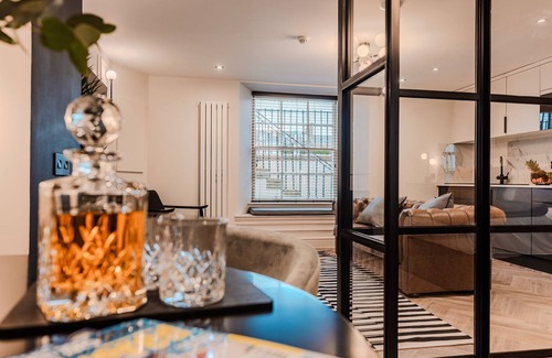 Ayr Apartment | Luxury Georgian Aparthotel by Hauss Ayr - 5mins to Beach, Town Centre!