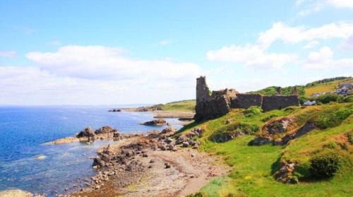 Ayr Apartment | Luxury Georgian Aparthotel by Hauss Ayr - 5mins to Beach, Town Centre!