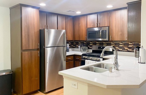 Peccole Ranch Apartment | Luxury Getaway w/ Pool, Fast Wi-Fi & Free Parking