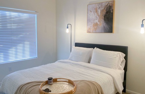 Peccole Ranch Apartment | Luxury Getaway w/ Pool, Fast Wi-Fi & Free Parking