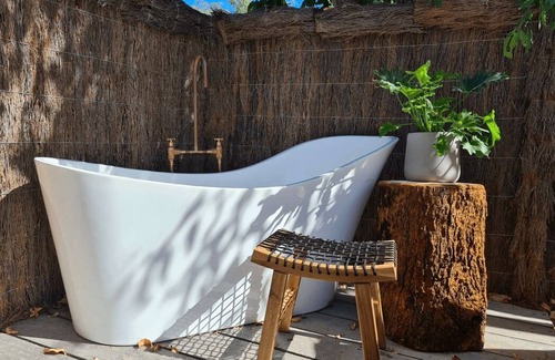 Peerabeelup Apartment | Luxury Glamping Suite - Glamping Suite - Sleeps 2