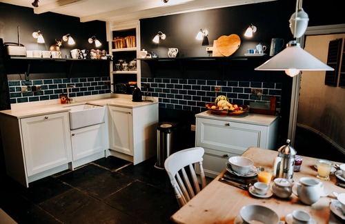 St Davids House | Luxury Golden House with parking