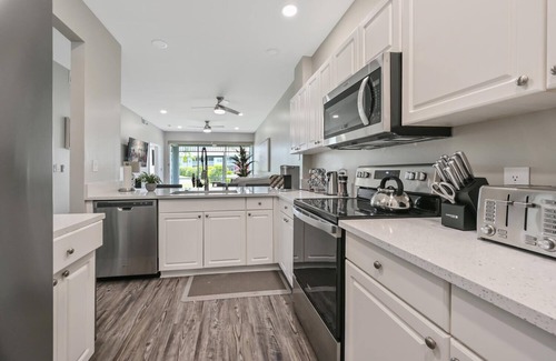 Naples Condo | Luxury Golf Condo W/Resort Pool and Amenities